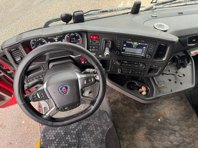 Tractor Scania R450 4X2 EURO 6 ADR SKIRTS DOUBLE TANK: foto 11 Tractor Scania R450 4X2 EURO 6 ADR SKIRTS DOUBLE TANK: foto 11