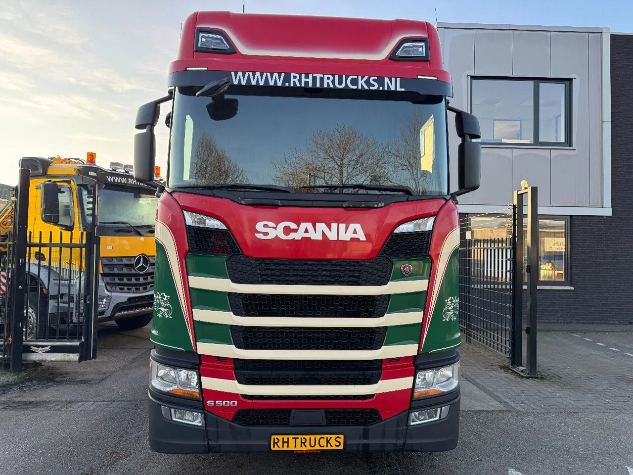 Scania S500 6X2 - EURO 6 + LIFT AXLE Scania S500 6X2 - EURO 6 + LIFT AXLE - Tractor: foto 2 Scania S500 6X2 - EURO 6 + LIFT AXLE Scania S500 6X2 - EURO 6 + LIFT AXLE - Tractor: foto 2