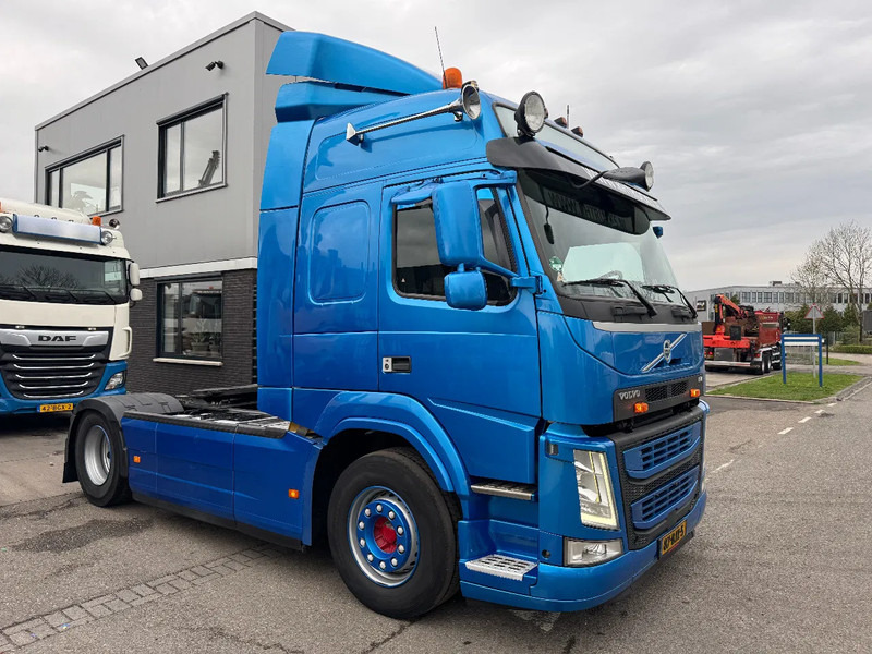 Volvo FM 370 4X2 SPOILERS EURO 6 SKIRTS HOLLAND TRUCK TÜV TILL 09-2025 - Tractor: foto 3 Volvo FM 370 4X2 SPOILERS EURO 6 SKIRTS HOLLAND TRUCK TÜV TILL 09-2025 - Tractor: foto 3