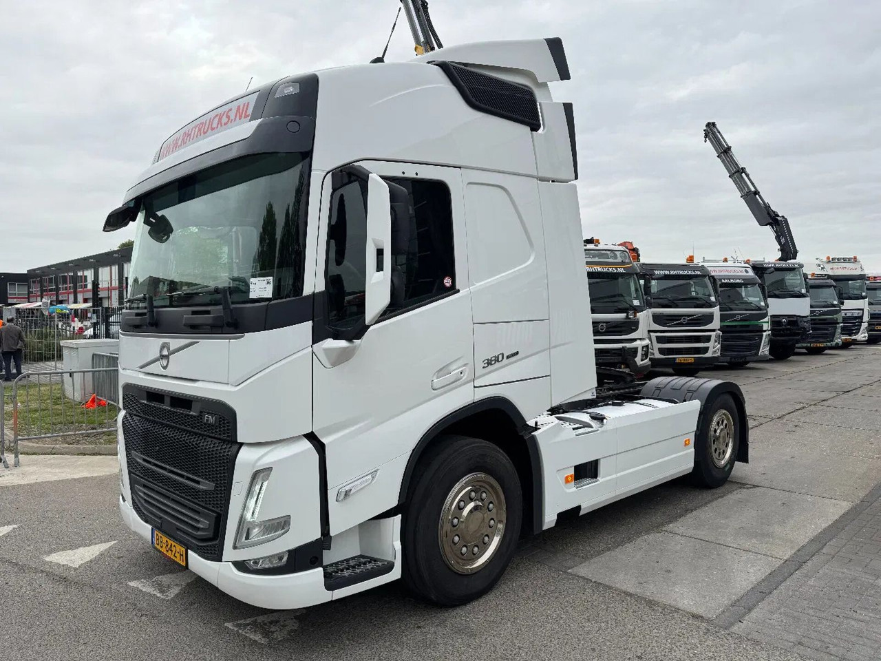 Volvo FM 380 4X2 EURO 6 NEW FACE SKIRTS AIRCO SPOILERS - Tractor: foto 1 Volvo FM 380 4X2 EURO 6 NEW FACE SKIRTS AIRCO SPOILERS - Tractor: foto 1
