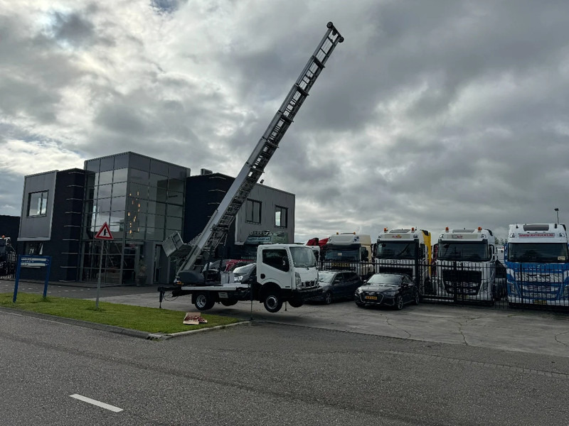 Nissan Cabstar 35.13 EURO 6 + LIFT 25 METER + REMOTE CONTROL - Veículo comercial: foto 2 Nissan Cabstar 35.13 EURO 6 + LIFT 25 METER + REMOTE CONTROL - Veículo comercial: foto 2