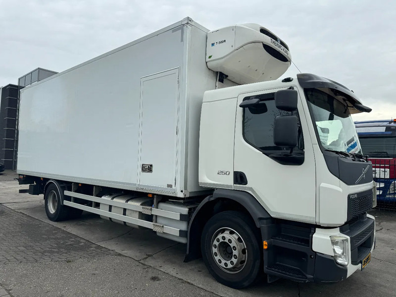 Volvo FE 250 4X2 - EURO 6 + THERMOKING T-500R + DHOLLANDIA LIFT + TÜV 06-2025 - Camião frigorífico: foto 3 Volvo FE 250 4X2 - EURO 6 + THERMOKING T-500R + DHOLLANDIA LIFT + TÜV 06-2025 - Camião frigorífico: foto 3