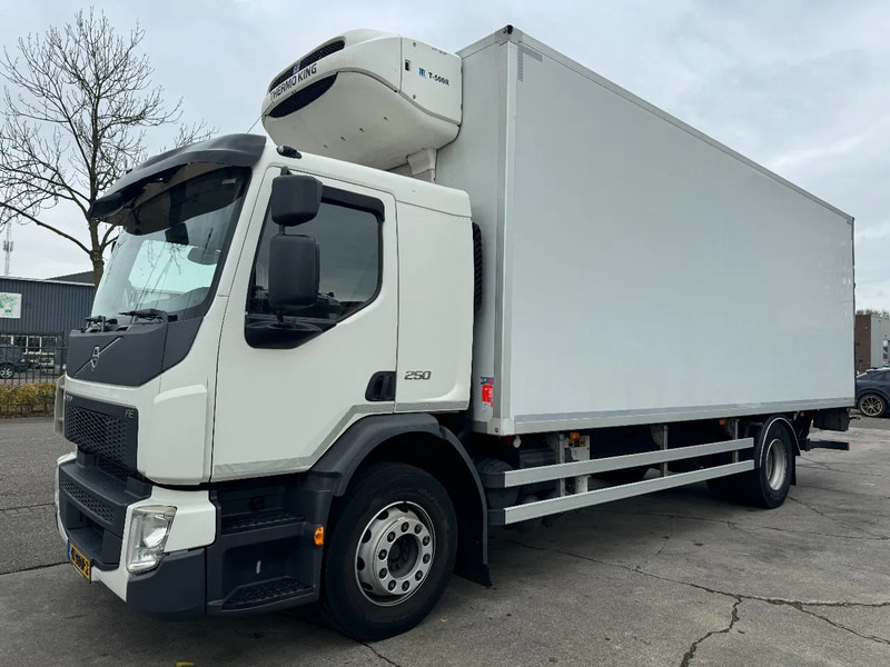 Volvo FE 250 4X2 - EURO 6 + THERMOKING T-500R + DHOLLANDIA LIFT + TÜV 06-2025 - Camião frigorífico: foto 1 Volvo FE 250 4X2 - EURO 6 + THERMOKING T-500R + DHOLLANDIA LIFT + TÜV 06-2025 - Camião frigorífico: foto 1