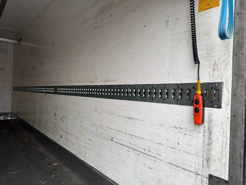 Camião frigorífico Volvo FE 280 6X2 EURO 6 DHOLLANDIA 2500 KG THERMO KING COOL UNIT: foto 11