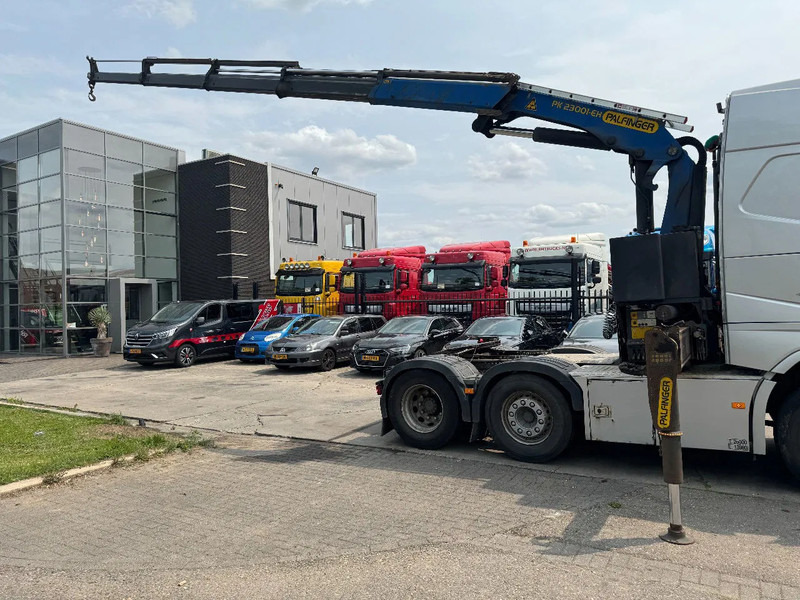 Volvo FH 460 6X2 PALFINGER 2300 + REMOTE CONTROL - Camião grua: foto 3 Volvo FH 460 6X2 PALFINGER 2300 + REMOTE CONTROL - Camião grua: foto 3