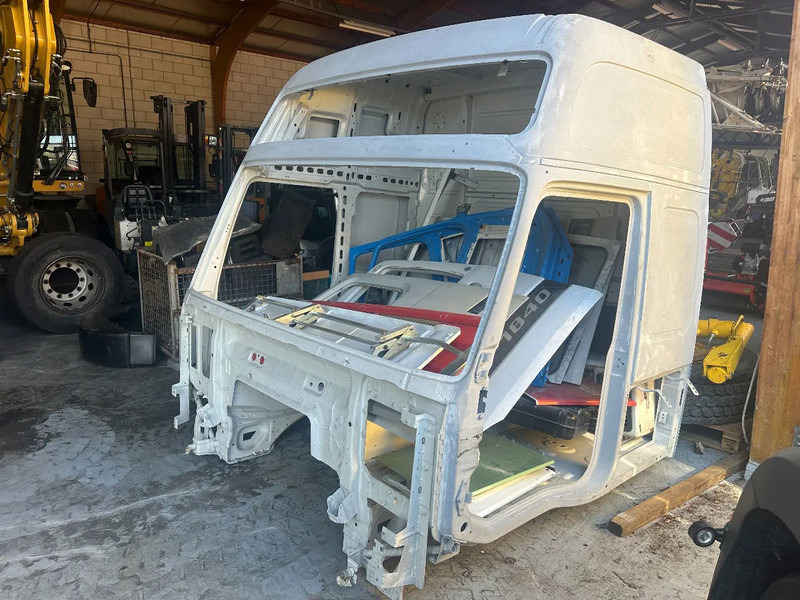 Volvo FH XL - Cabine e interior para Camião: foto 1 Volvo FH XL - Cabine e interior para Camião: foto 1