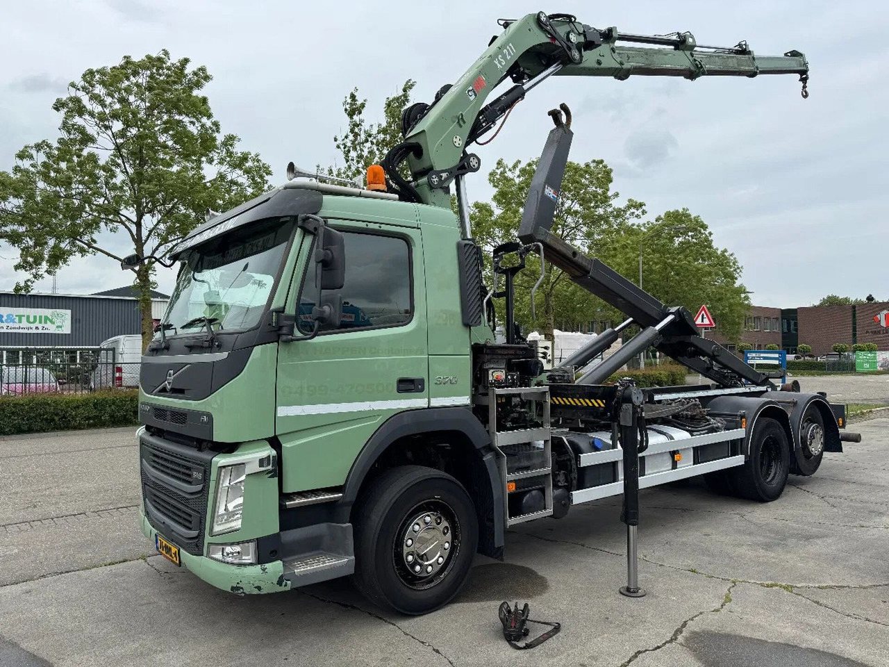 Volvo FM 370 6X2 VDL 21T HOOK + HIAB 211 + REMOTE CONT - Camião polibenne, Camião grua: foto 1 Volvo FM 370 6X2 VDL 21T HOOK + HIAB 211 + REMOTE CONT - Camião polibenne, Camião grua: foto 1