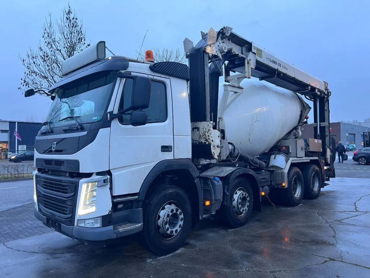 Volvo FM 410 8X4 - 3 UNITS! + MIXER 9m3 + LIEBHERR CON Volvo FM 410 8X4 - 3 UNITS! + MIXER 9m3 + LIEBHERR CON - Camião betoneira: foto 1 Volvo FM 410 8X4 - 3 UNITS! + MIXER 9m3 + LIEBHERR CON Volvo FM 410 8X4 - 3 UNITS! + MIXER 9m3 + LIEBHERR CON - Camião betoneira: foto 1