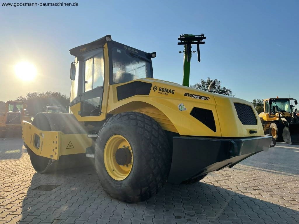 Bomag BW 213 D-5 - Compactador: foto 4 Bomag BW 213 D-5 - Compactador: foto 4
