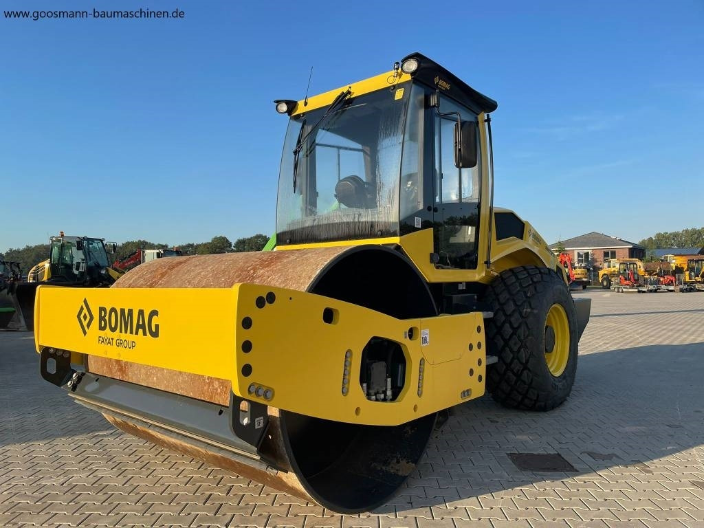 Bomag BW 213 D-5 - Compactador: foto 1 Bomag BW 213 D-5 - Compactador: foto 1