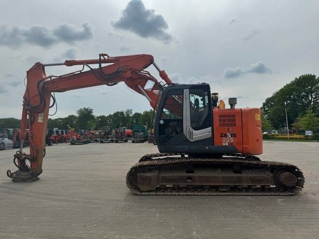 HITACHI ZX 225USLC-3 - Escavadora de rastos: foto 3 HITACHI ZX 225USLC-3 - Escavadora de rastos: foto 3