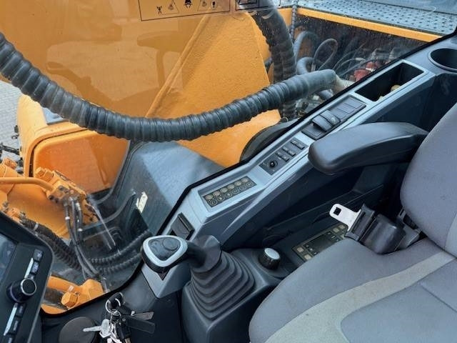 Escavadora de rastos HYUNDAI R 250 NLC-9: foto 9