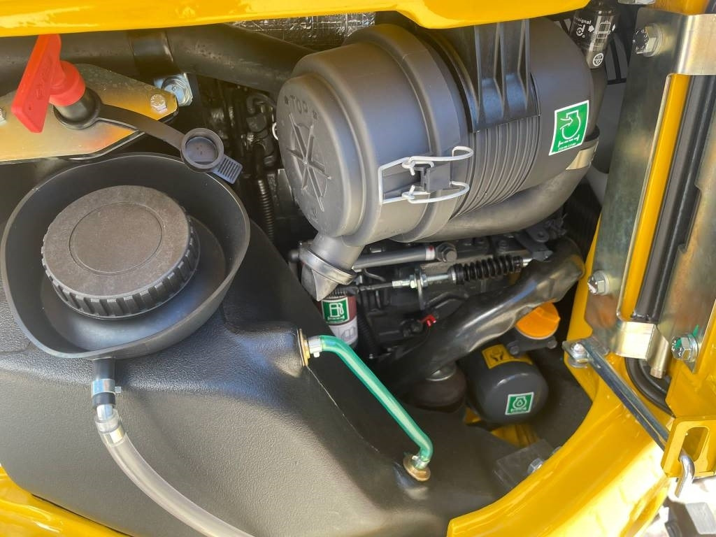 KOMATSU PC16 - Mini escavadeira: foto 4 KOMATSU PC16 - Mini escavadeira: foto 4