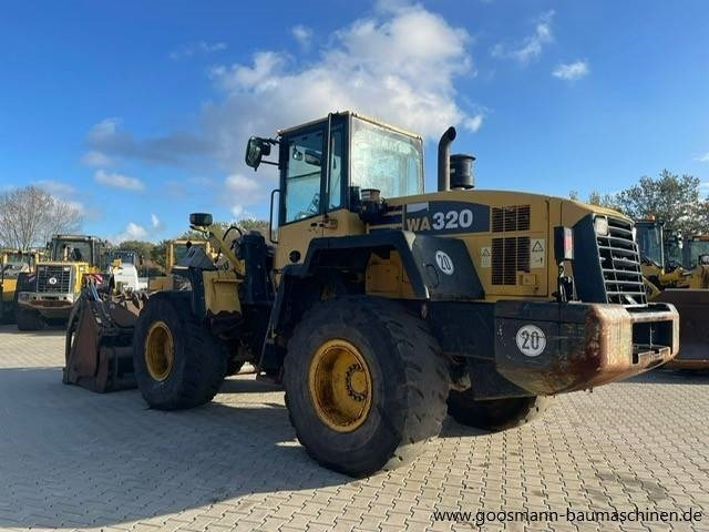 Komatsu WA 320 mit Greifschaufel + Schnellwechsler - Pá carregadora de rodas: foto 4 Komatsu WA 320 mit Greifschaufel + Schnellwechsler - Pá carregadora de rodas: foto 4