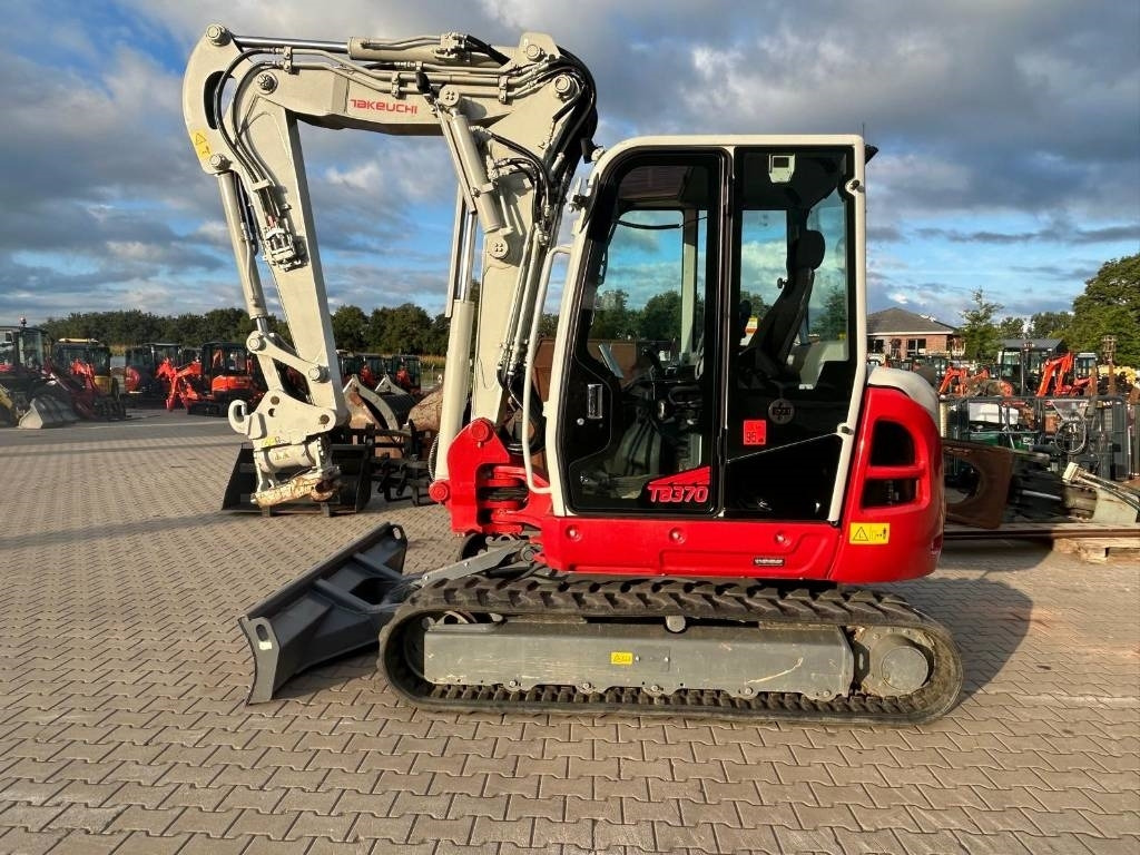 Takeuchi TB 370 V4 - Mini escavadeira: foto 2 Takeuchi TB 370 V4 - Mini escavadeira: foto 2