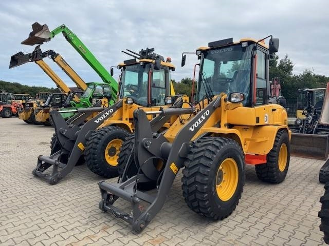 Volvo L 30 HS Klima - Pá carregadora de rodas: foto 1 Volvo L 30 HS Klima - Pá carregadora de rodas: foto 1