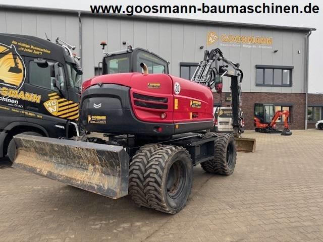 Yanmar B 110 W - Escavadeira de rodas: foto 5 Yanmar B 110 W - Escavadeira de rodas: foto 5
