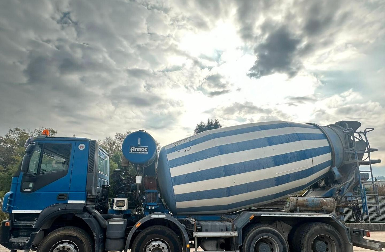 Autobetoniera Iveco Trakker 450 euro 5 - Camião betoneira: foto 3 Autobetoniera Iveco Trakker 450 euro 5 - Camião betoneira: foto 3