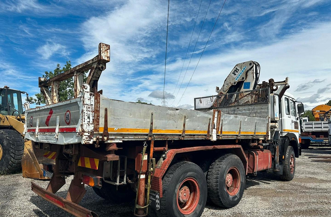 Iveco 330 26 con gru - Camião de caixa aberta/ Plataforma, Camião grua: foto 4 Iveco 330 26 con gru - Camião de caixa aberta/ Plataforma, Camião grua: foto 4