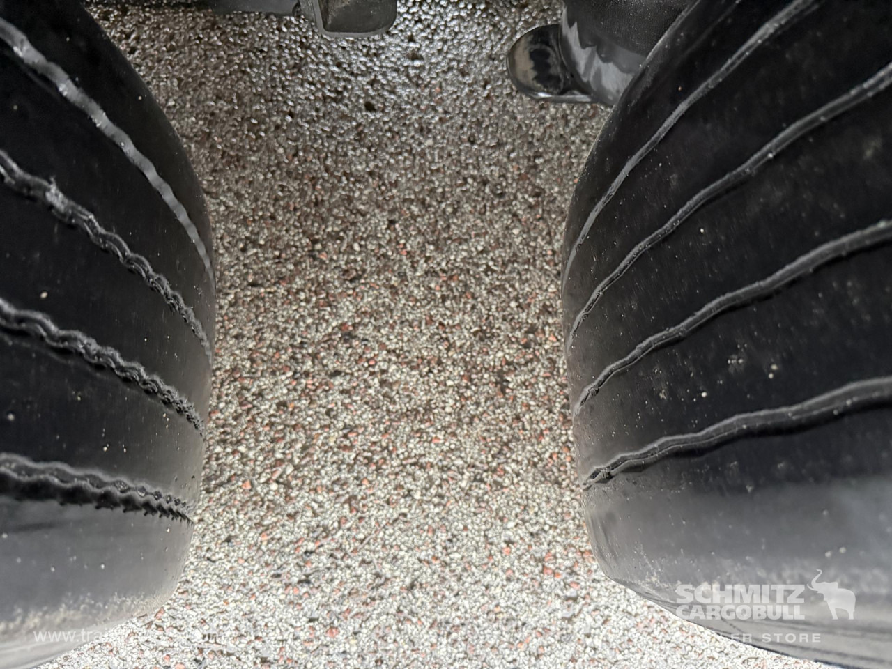 SCHMITZ Curtainsider Standard - Semi-reboque de lona: foto 3 SCHMITZ Curtainsider Standard - Semi-reboque de lona: foto 3