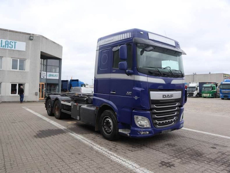 DAF XF 510 FAN EURO 6 - Camião com sistema de cabo: foto 2 DAF XF 510 FAN EURO 6 - Camião com sistema de cabo: foto 2