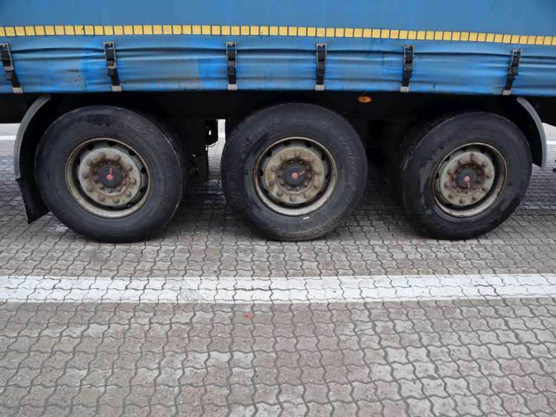 Kögel Curtainsider/Planenauflieger/Gardin - Semi-reboque de lona: foto 5 Kögel Curtainsider/Planenauflieger/Gardin - Semi-reboque de lona: foto 5