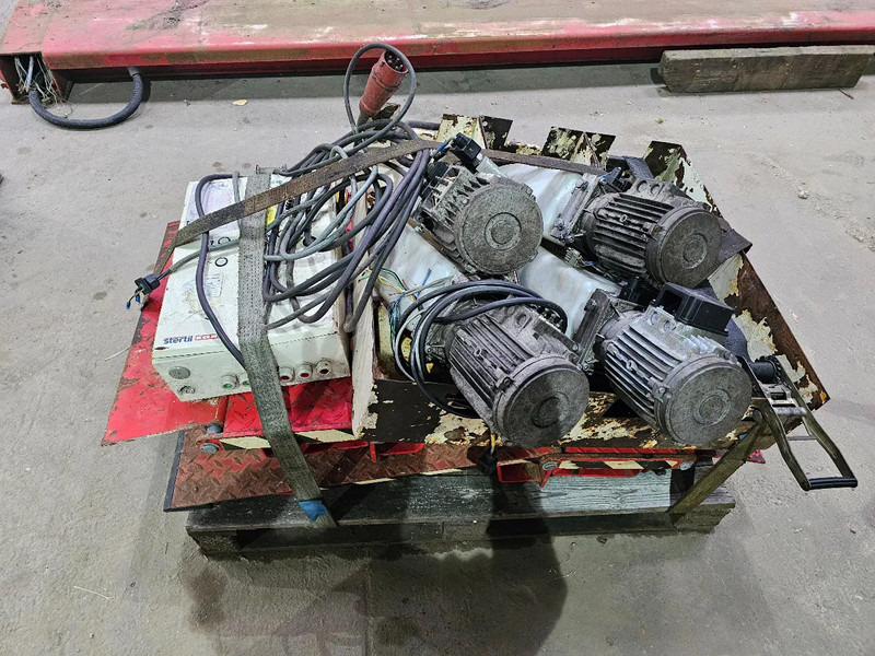 Stertil-Koni Ultra 4-koloms Hefbrug 17500KG - Peça de reposição: foto 5 Stertil-Koni Ultra 4-koloms Hefbrug 17500KG - Peça de reposição: foto 5