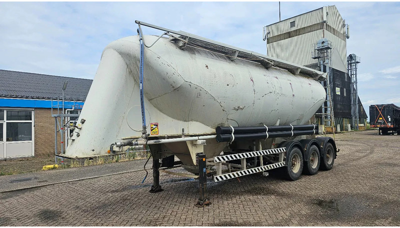 SPITZER Eurovrac Silo 43m3 - Semi-reboque cisterna: foto 1 SPITZER Eurovrac Silo 43m3 - Semi-reboque cisterna: foto 1