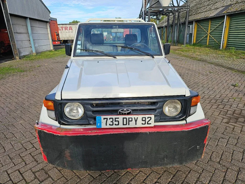 Toyota Land Cruiser LB71MOD - Automóvel: foto 2 Toyota Land Cruiser LB71MOD - Automóvel: foto 2