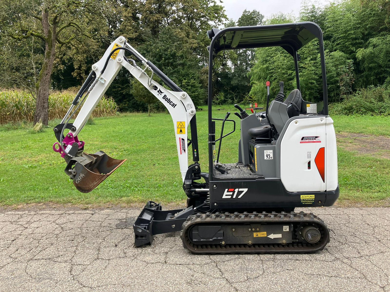 BOBCAT E17 - Mini escavadeira: foto 1 BOBCAT E17 - Mini escavadeira: foto 1