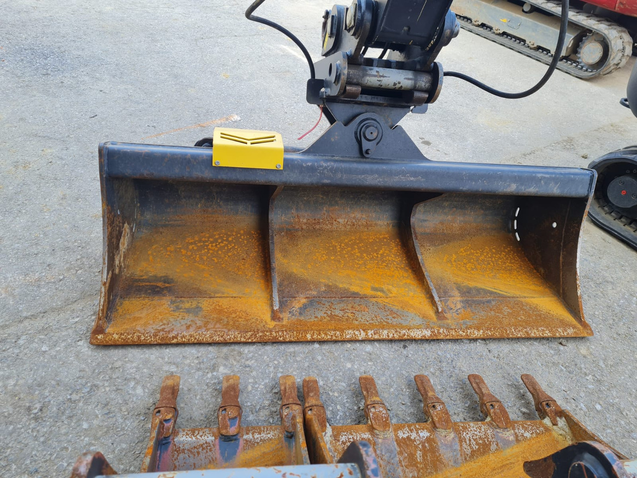 Bucket package for Yanmar B 95 W - Balde escavadora para Escavadeira de rodas: foto 3 Bucket package for Yanmar B 95 W - Balde escavadora para Escavadeira de rodas: foto 3