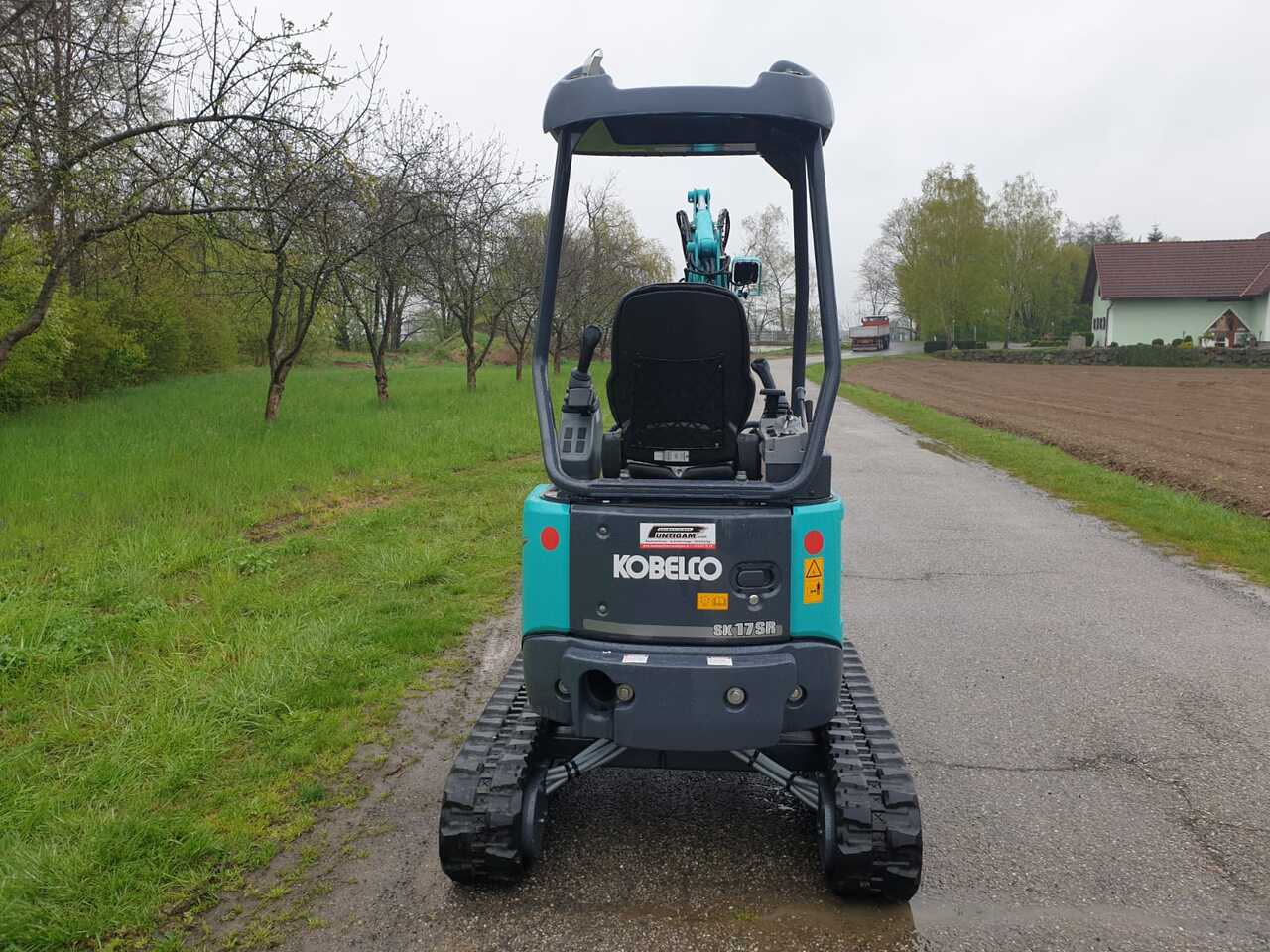 KOBELCO SK 17 SR-3E - Mini escavadeira: foto 5 KOBELCO SK 17 SR-3E - Mini escavadeira: foto 5