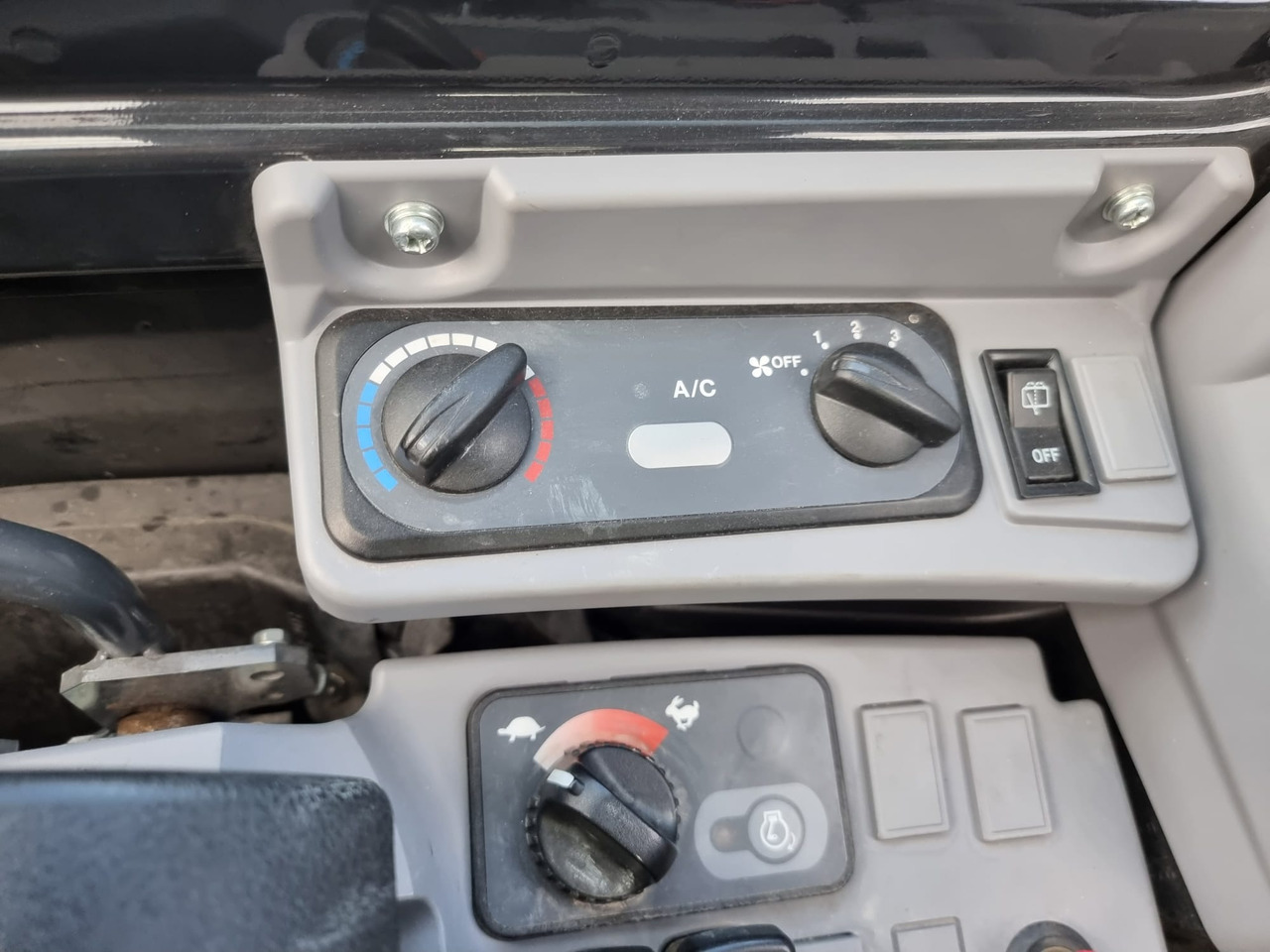 Mini escavadeira KUBOTA U 36-4: foto 17