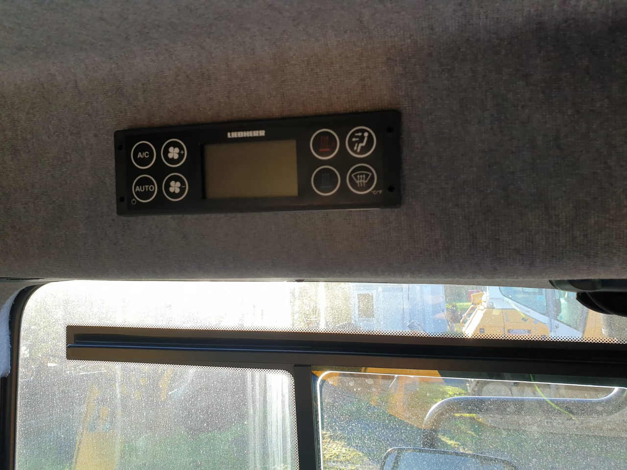 Buldôzer LIEBHERR PR 716 05 LGP: foto 19