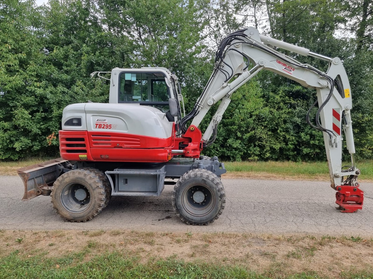 Takeuchi TB 295 W - Escavadeira de rodas: foto 2 Takeuchi TB 295 W - Escavadeira de rodas: foto 2