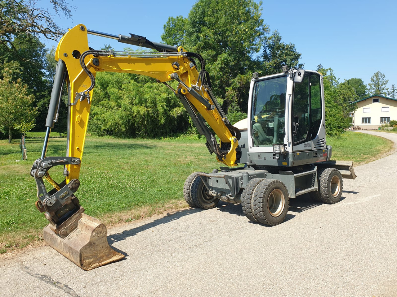 WACKER Neuson EW 65 - Escavadeira de rodas: foto 3 WACKER Neuson EW 65 - Escavadeira de rodas: foto 3
