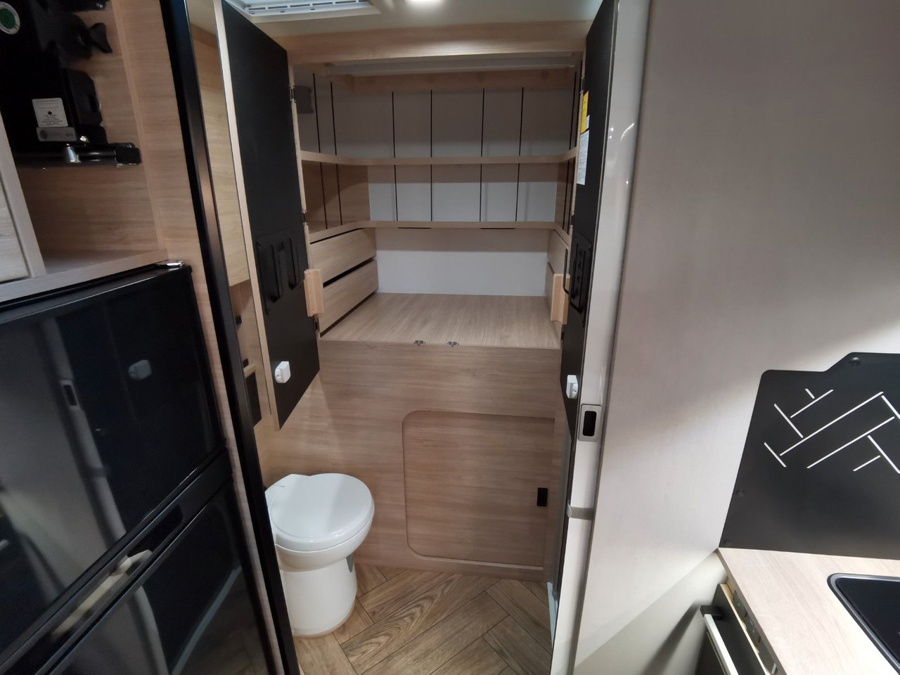 Autocaravana perfilada Chausson 650 ETAPE - LINE / 140PS / HUBBETT & RAUMBAD: foto 22