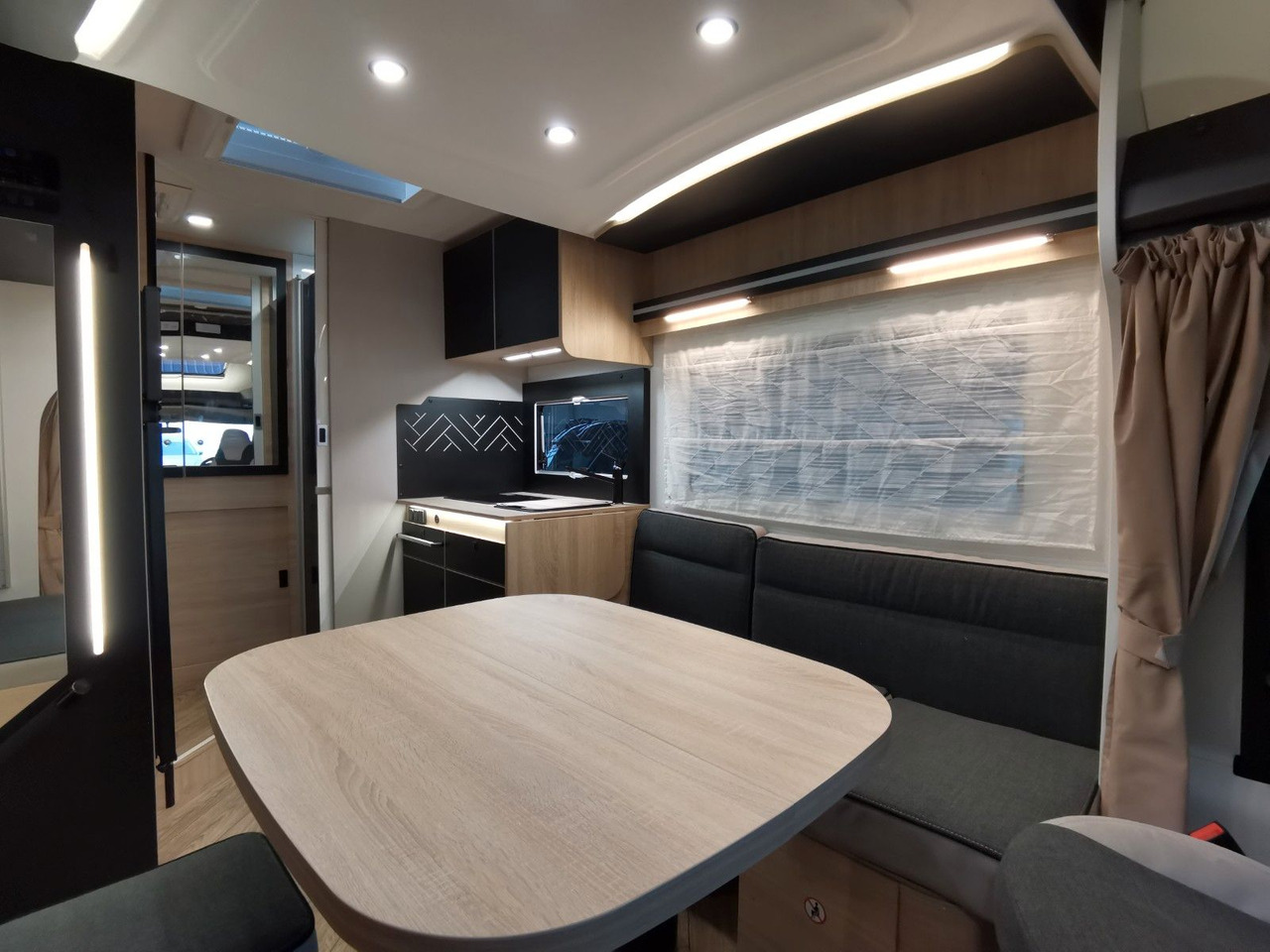 Autocaravana perfilada Chausson 650 ETAPE - LINE / 140PS / HUBBETT & RAUMBAD: foto 13