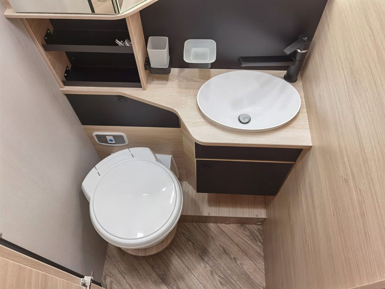 Locação financeira de  Chausson 724 ETAPE - LINE /140PS /ZUBEHÖR & CONNECT PAKET Chausson 724 ETAPE - LINE /140PS /ZUBEHÖR & CONNECT PAKET: foto 22