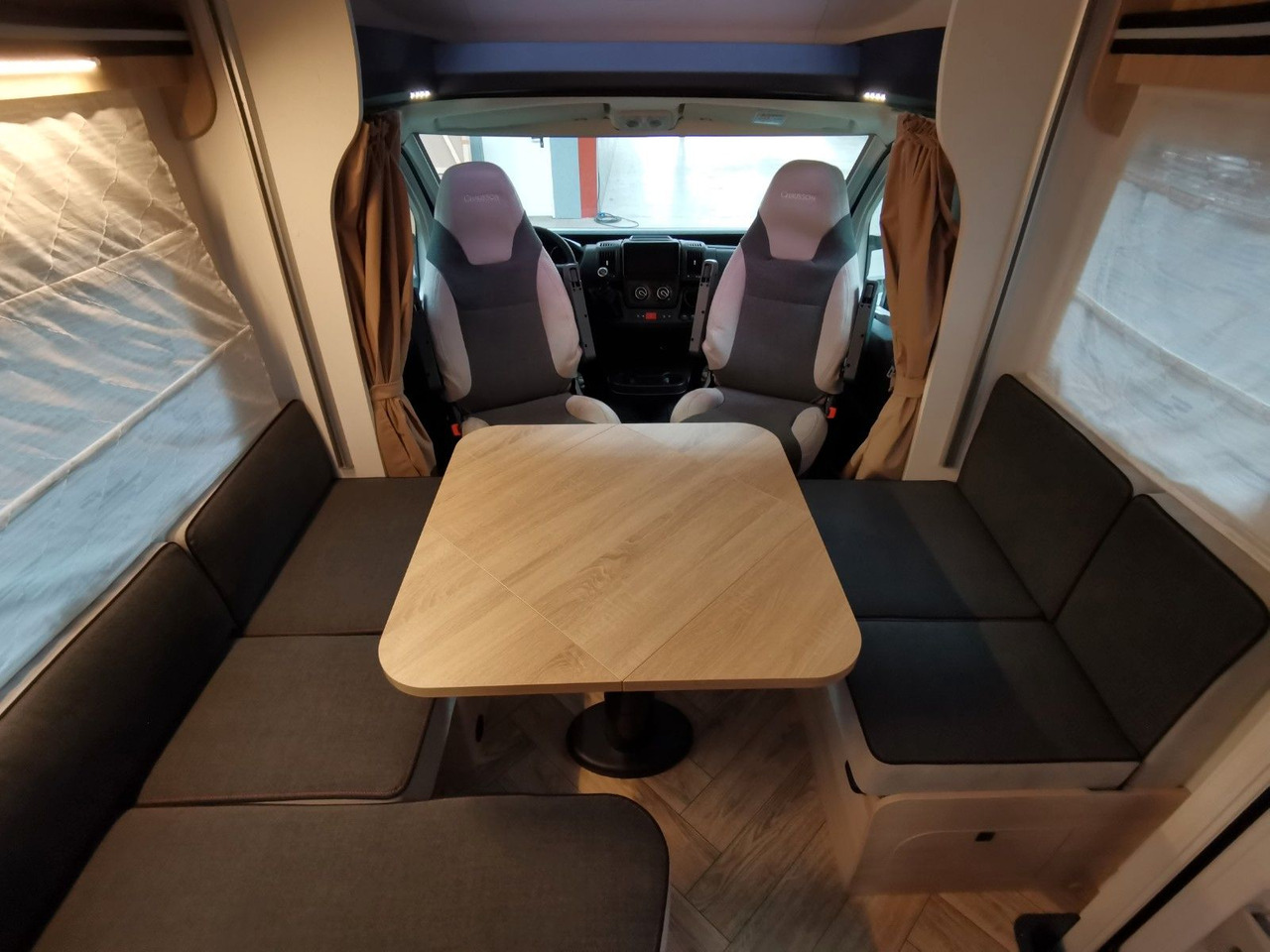 Locação financeira de  Chausson 724 ETAPE - LINE /140PS /ZUBEHÖR & CONNECT PAKET Chausson 724 ETAPE - LINE /140PS /ZUBEHÖR & CONNECT PAKET: foto 13