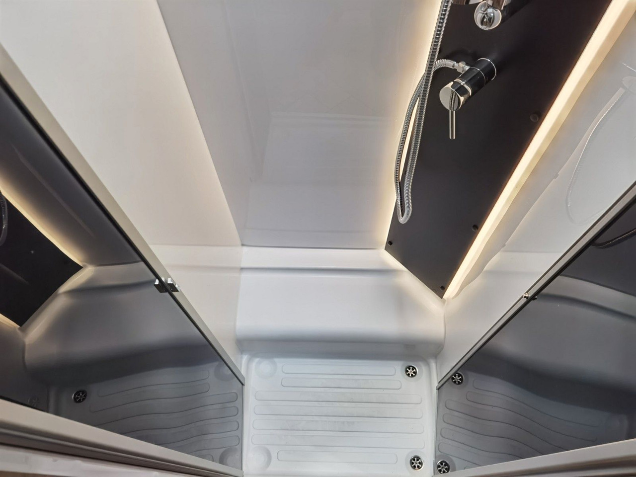 Locação financeira de  Chausson 777 ETAPE LINE / -2025- / 165PS /  EINZELBETTEN Chausson 777 ETAPE LINE / -2025- / 165PS /  EINZELBETTEN: foto 20