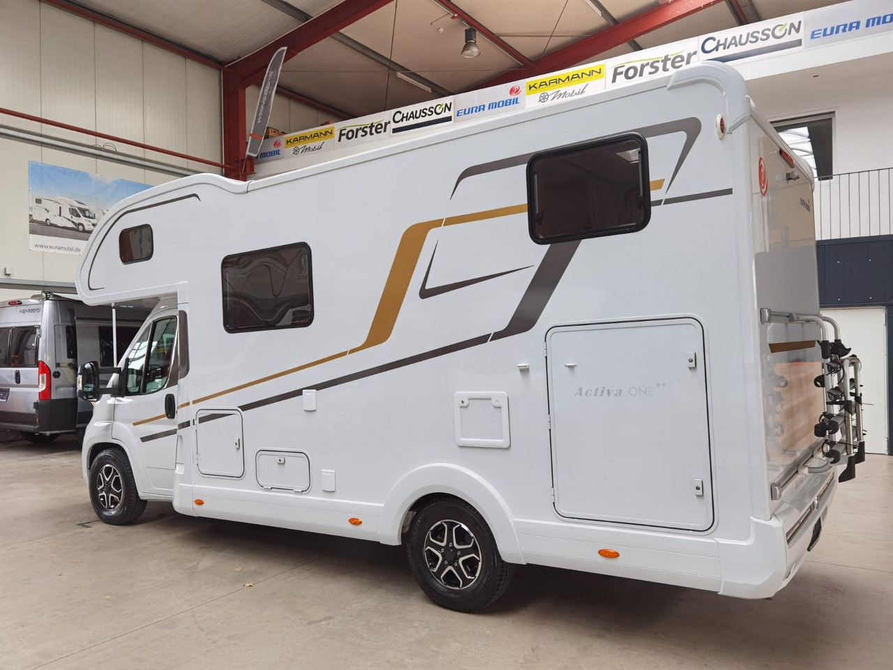 Eura Mobil ACTIVA ONE 690 HB / 180PS-40H MAXI/ PANORAMADACH - Autocaravana capucine: foto 5 Eura Mobil ACTIVA ONE 690 HB / 180PS-40H MAXI/ PANORAMADACH - Autocaravana capucine: foto 5