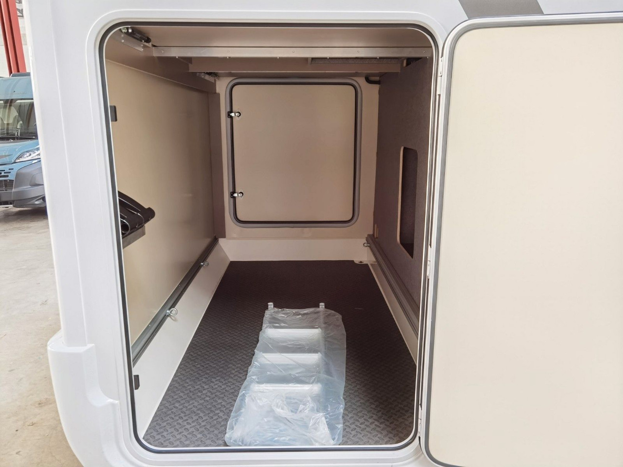 Locação financeira de Eura Mobil INTEGRA LINE 720 EB /-2026- /8G-180PS/PLUS-PAKET Eura Mobil INTEGRA LINE 720 EB /-2026- /8G-180PS/PLUS-PAKET: foto 11 Locação financeira de Eura Mobil INTEGRA LINE 720 EB /-2026- /8G-180PS/PLUS-PAKET Eura Mobil INTEGRA LINE 720 EB /-2026- /8G-180PS/PLUS-PAKET: foto 11