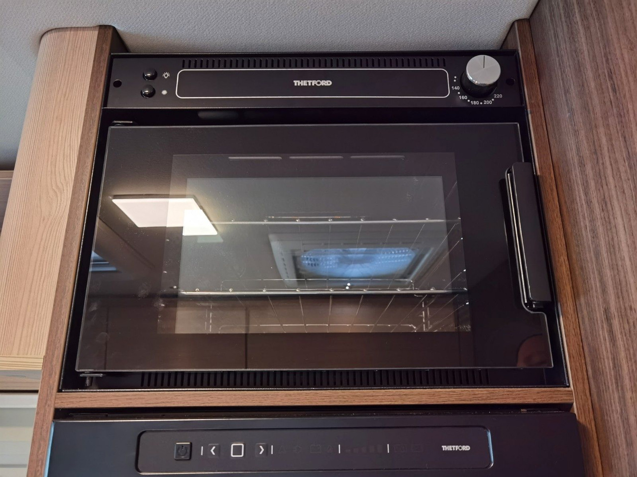 Locação financeira de Eura Mobil INTEGRA LINE 720 EB /-2026- /8G-180PS/PLUS-PAKET Eura Mobil INTEGRA LINE 720 EB /-2026- /8G-180PS/PLUS-PAKET: foto 25 Locação financeira de Eura Mobil INTEGRA LINE 720 EB /-2026- /8G-180PS/PLUS-PAKET Eura Mobil INTEGRA LINE 720 EB /-2026- /8G-180PS/PLUS-PAKET: foto 25