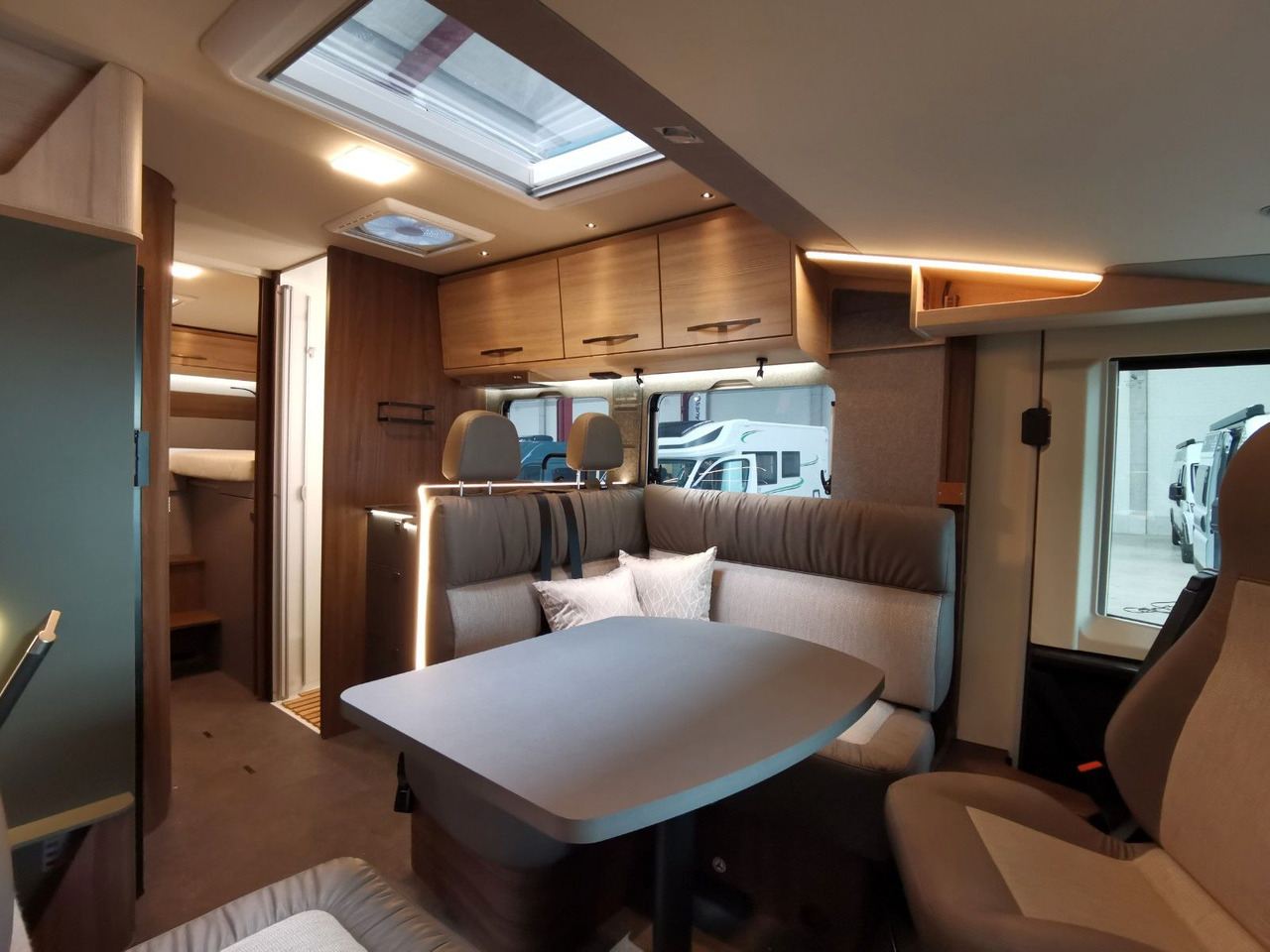 Locação financeira de Eura Mobil INTEGRA LINE 720 EB /-2026- /8G-180PS/PLUS-PAKET Eura Mobil INTEGRA LINE 720 EB /-2026- /8G-180PS/PLUS-PAKET: foto 16 Locação financeira de Eura Mobil INTEGRA LINE 720 EB /-2026- /8G-180PS/PLUS-PAKET Eura Mobil INTEGRA LINE 720 EB /-2026- /8G-180PS/PLUS-PAKET: foto 16