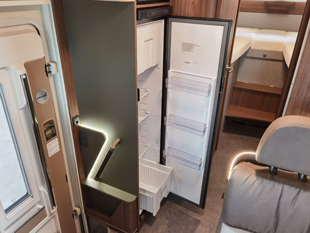 Locação financeira de Eura Mobil INTEGRA LINE 720 EB /-2026- /8G-180PS/PLUS-PAKET Eura Mobil INTEGRA LINE 720 EB /-2026- /8G-180PS/PLUS-PAKET: foto 17 Locação financeira de Eura Mobil INTEGRA LINE 720 EB /-2026- /8G-180PS/PLUS-PAKET Eura Mobil INTEGRA LINE 720 EB /-2026- /8G-180PS/PLUS-PAKET: foto 17