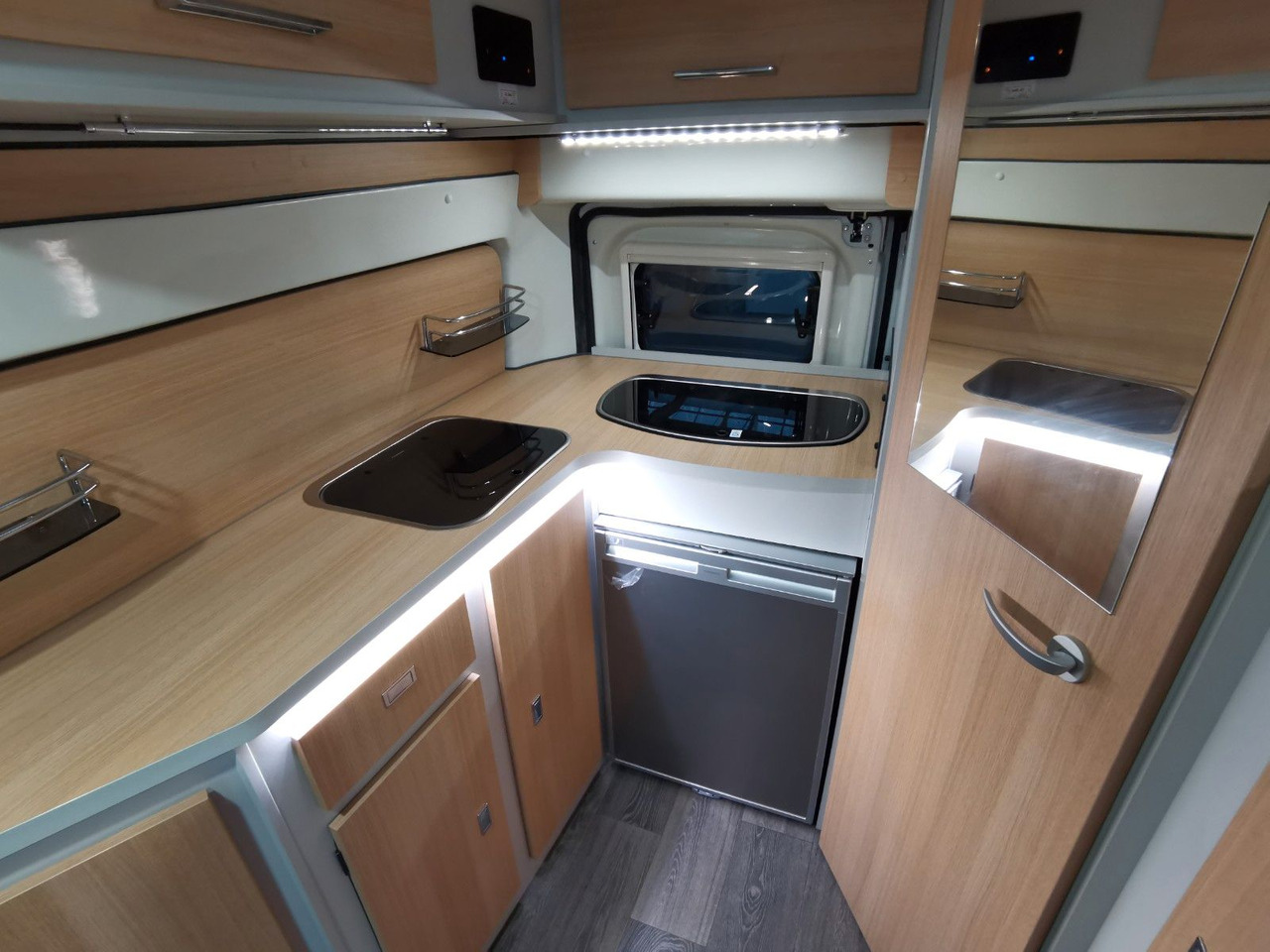 Campervan Karmann DEXTER 550 / 140PS / CONCEPT - PAKET & HUBBETT: foto 15