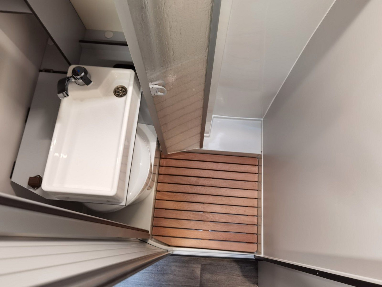 Campervan Karmann DEXTER 560 / 170PS - 4x4 / SOLAR & MARKISE & ALU: foto 19