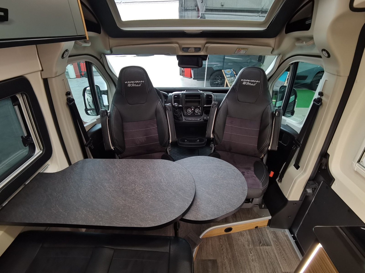 Locação financeira de  Karmann DEXTER 580 /-MODELL 2026-/ PANORAMA DACHFENSTER Karmann DEXTER 580 /-MODELL 2026-/ PANORAMA DACHFENSTER: foto 13