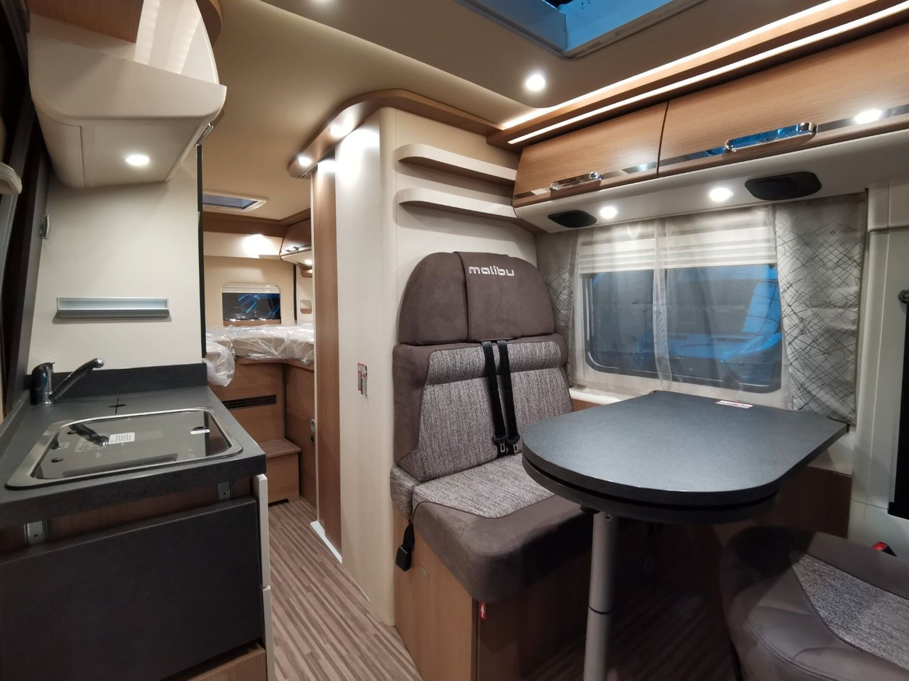 Locação financeira de  Malibu VAN COMFORT GT- 640 LE / NAVIGATION & KEYLESS Malibu VAN COMFORT GT- 640 LE / NAVIGATION & KEYLESS: foto 13